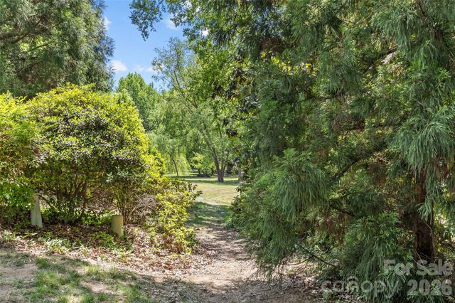 5120 Dunes Court, Charlotte, NC 28226