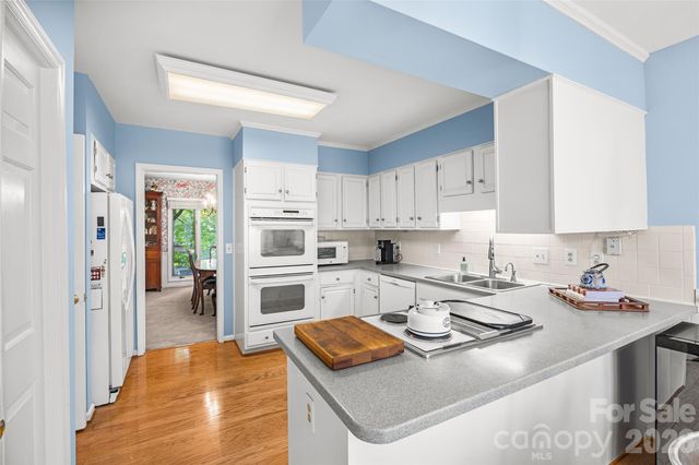 5120 Dunes Court, Charlotte, NC 28226
