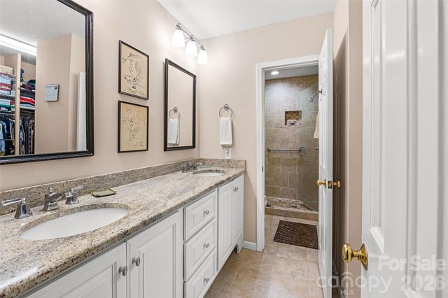 5120 Dunes Court, Charlotte, NC 28226
