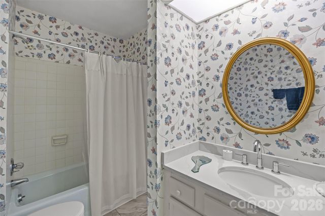 5120 Dunes Court, Charlotte, NC 28226