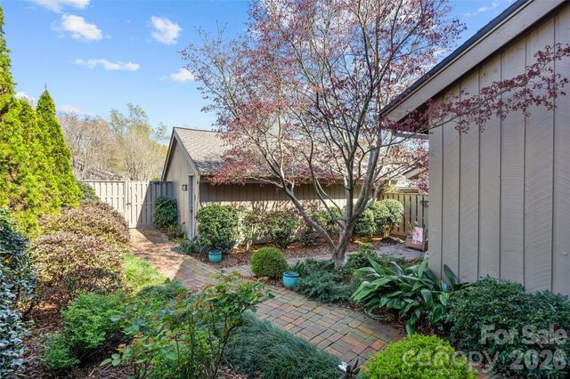 5120 Dunes Court, Charlotte, NC 28226
