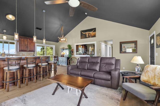 16925 C Road, Cottonwood, CA 96022