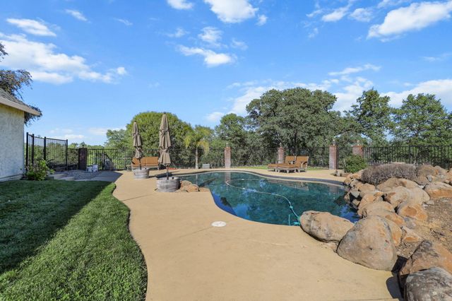 16925 C Road, Cottonwood, CA 96022