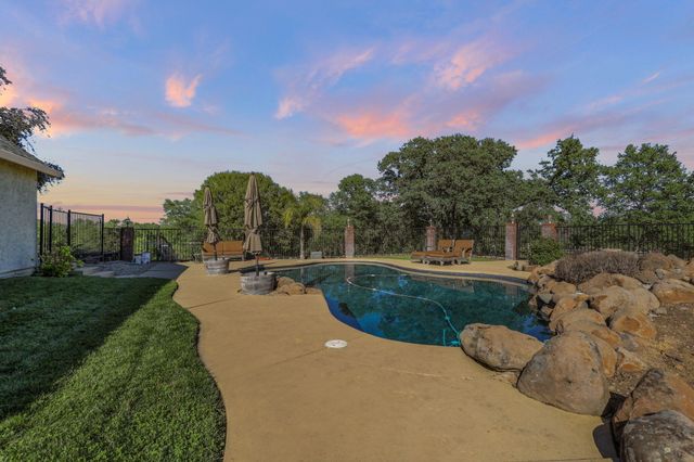 16925 C Road, Cottonwood, CA 96022