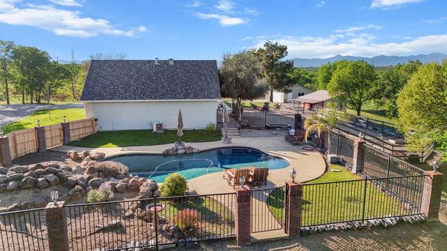 16925 C Road, Cottonwood, CA 96022