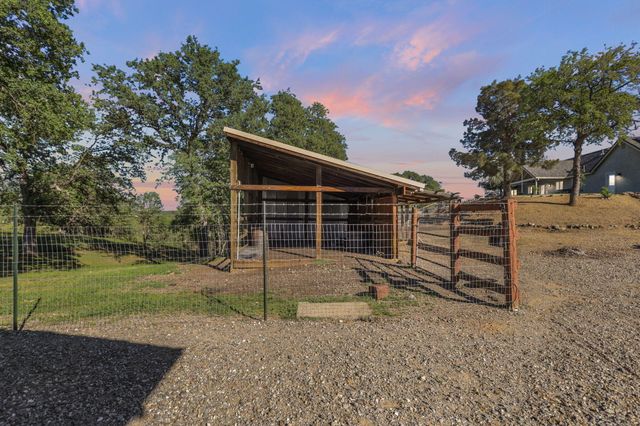 16925 C Road, Cottonwood, CA 96022