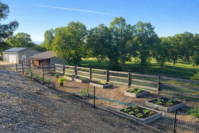 16925 C Road, Cottonwood, CA 96022