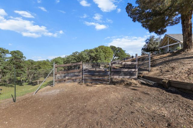 16925 C Road, Cottonwood, CA 96022