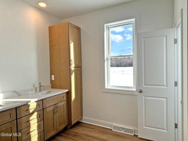 15 Eastpointe Drive, Wilton, NY 12866