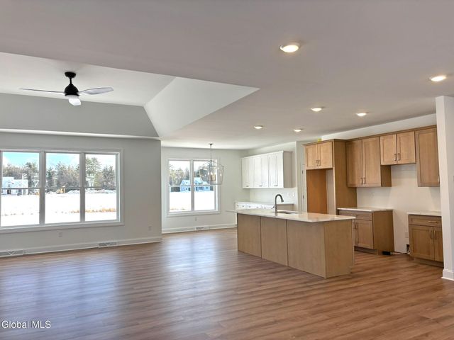 15 Eastpointe Drive, Wilton, NY 12866