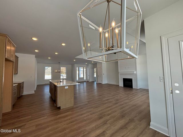 15 Eastpointe Drive, Wilton, NY 12866