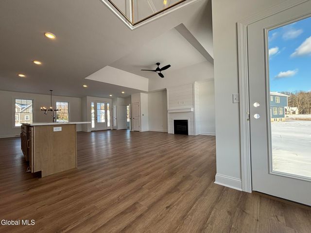 15 Eastpointe Drive, Wilton, NY 12866