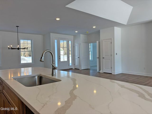 15 Eastpointe Drive, Wilton, NY 12866