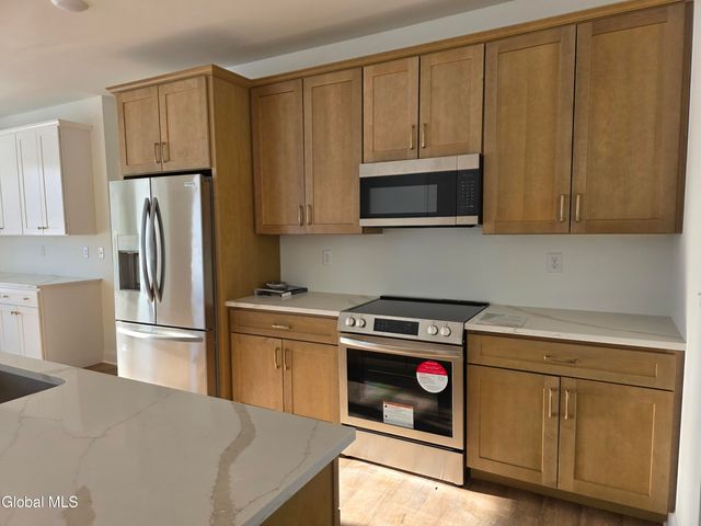 15 Eastpointe Drive, Wilton, NY 12866