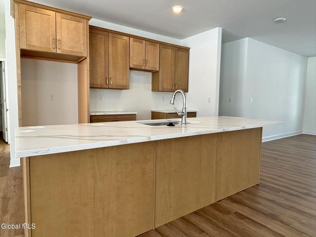 15 Eastpointe Drive, Wilton, NY 12866