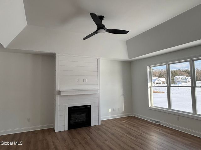 15 Eastpointe Drive, Wilton, NY 12866