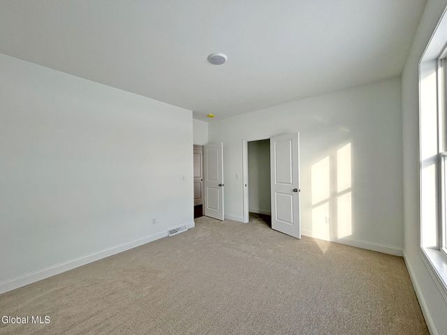 15 Eastpointe Drive, Wilton, NY 12866