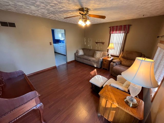 7383 E Chiniquy Street, St. Anne, IL 60964