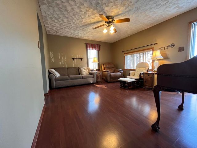 7383 E Chiniquy Street, St. Anne, IL 60964