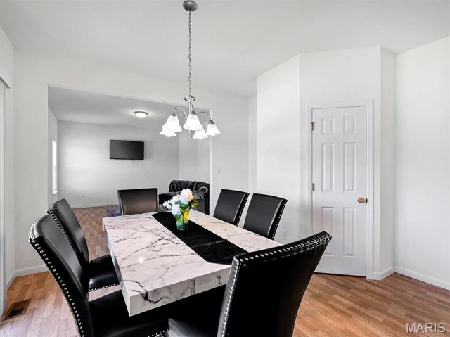 2775 Winding Valley Drive, Fenton, MO 63026