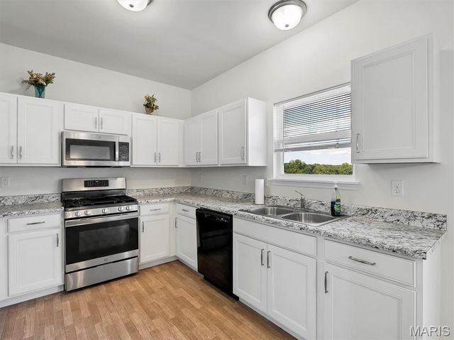 2775 Winding Valley Drive, Fenton, MO 63026