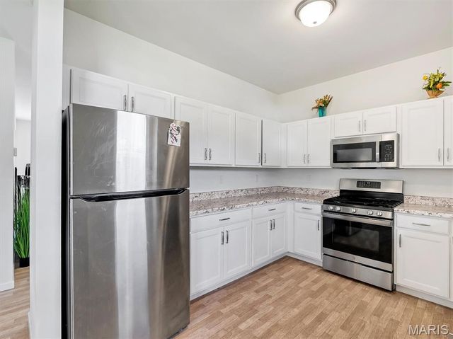 2775 Winding Valley Drive, Fenton, MO 63026