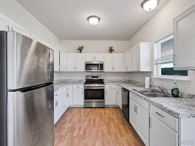 2775 Winding Valley Drive, Fenton, MO 63026