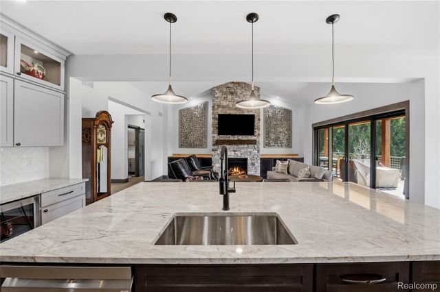 1920 Woodcreek Drive, Brighton Township, MI 48114