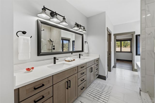 1920 Woodcreek Drive, Brighton Township, MI 48114