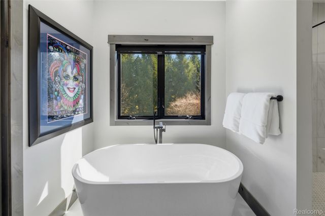 1920 Woodcreek Drive, Brighton Township, MI 48114