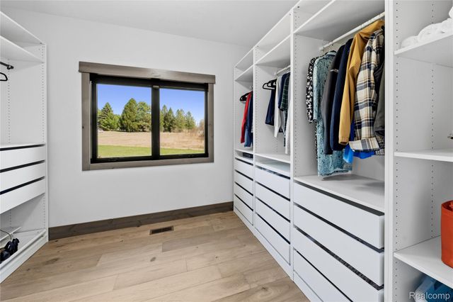 1920 Woodcreek Drive, Brighton Township, MI 48114