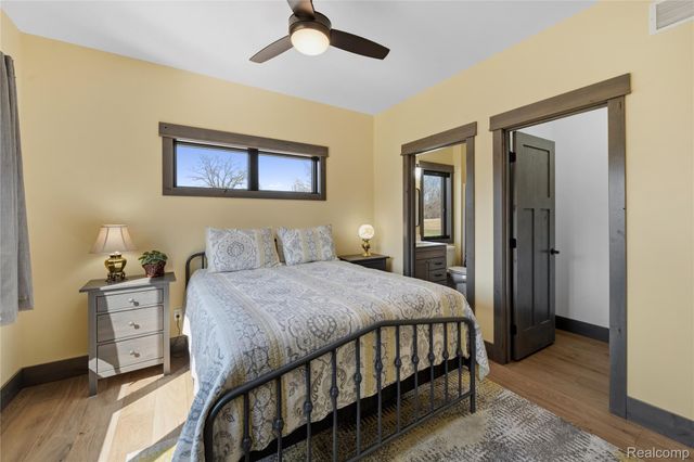 1920 Woodcreek Drive, Brighton Township, MI 48114