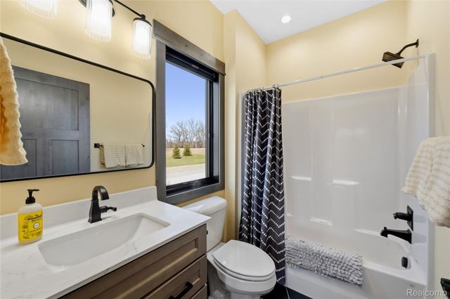 1920 Woodcreek Drive, Brighton Township, MI 48114