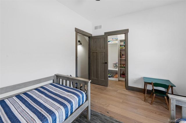 1920 Woodcreek Drive, Brighton Township, MI 48114