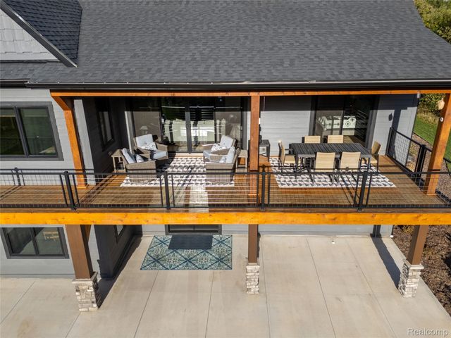 1920 Woodcreek Drive, Brighton Township, MI 48114