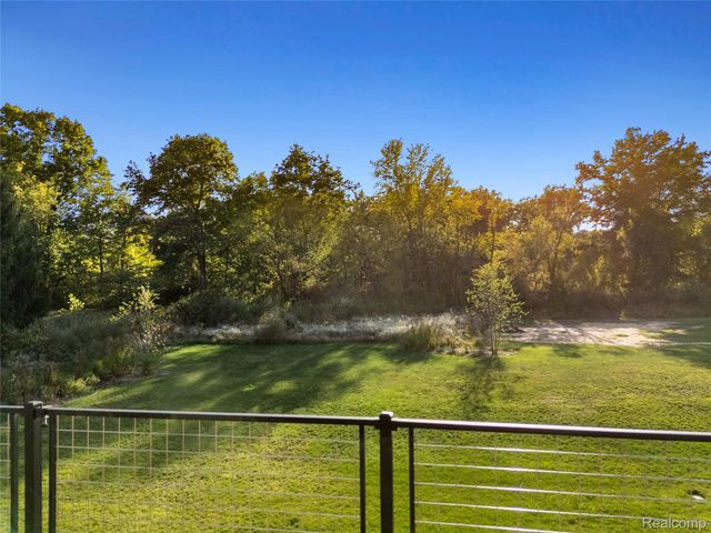 1920 Woodcreek Drive, Brighton Township, MI 48114