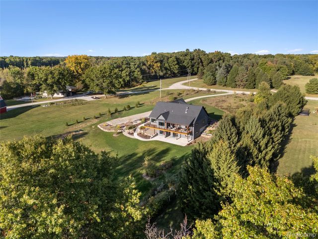 1920 Woodcreek Drive, Brighton Township, MI 48114