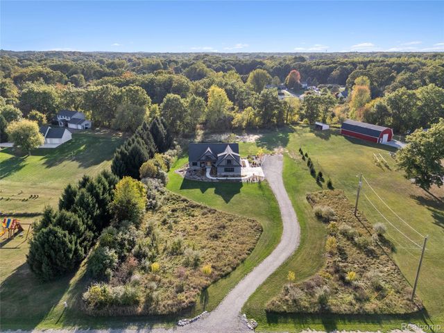 1920 Woodcreek Drive, Brighton Township, MI 48114