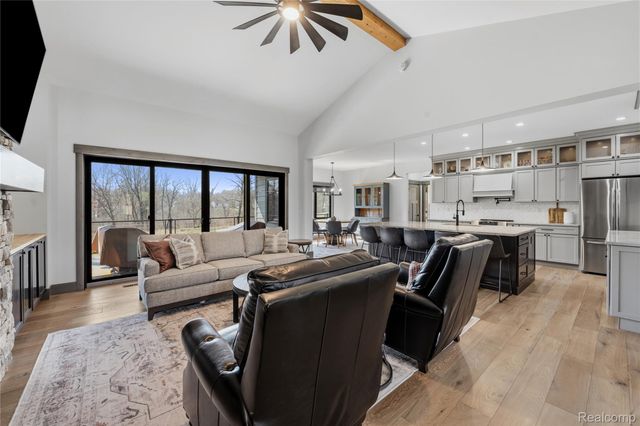 1920 Woodcreek Drive, Brighton Township, MI 48114