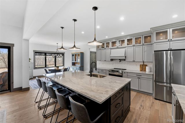 1920 Woodcreek Drive, Brighton Township, MI 48114