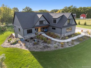 1920 Woodcreek Drive, Brighton Township, MI 48114