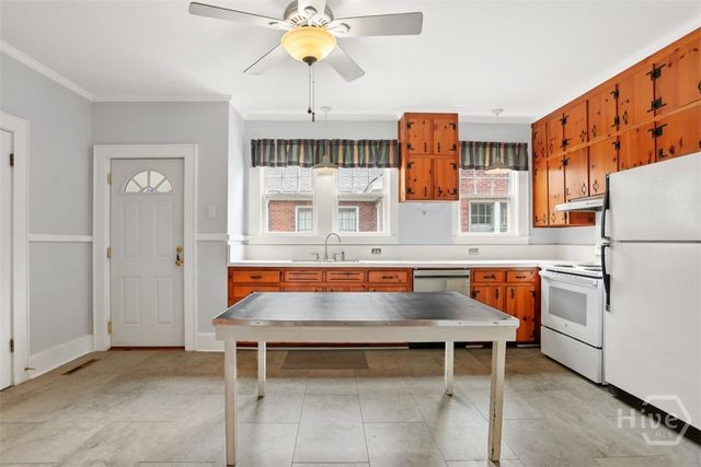 319 E 52nd Street, Savannah, GA 31405