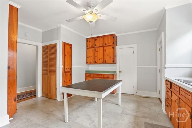 319 E 52nd Street, Savannah, GA 31405