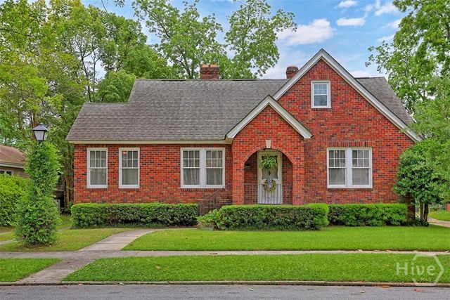 319 E 52nd Street, Savannah, GA 31405