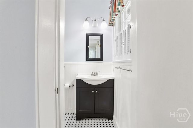 319 E 52nd Street, Savannah, GA 31405