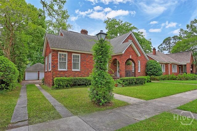 319 E 52nd Street, Savannah, GA 31405