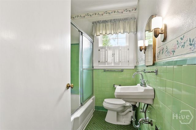 319 E 52nd Street, Savannah, GA 31405
