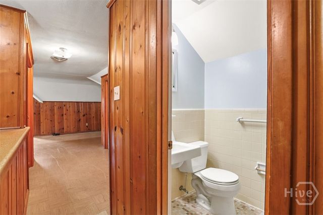 319 E 52nd Street, Savannah, GA 31405