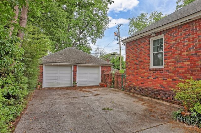 319 E 52nd Street, Savannah, GA 31405