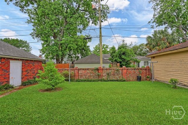 319 E 52nd Street, Savannah, GA 31405